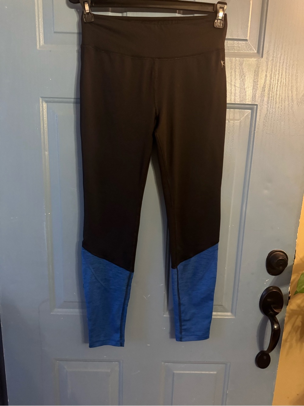 Danskin Now Black and Blue Colorblock Performance Leggings